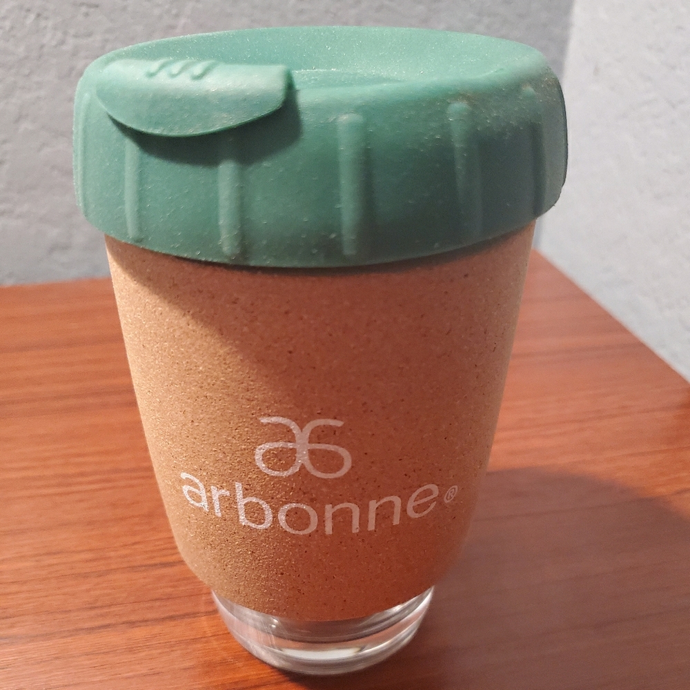 Arbonne glass cup with lid